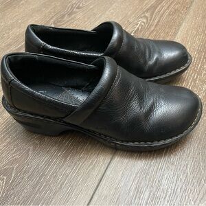 BOC Born Womens Leather Wedge Clogs Shoes size 9.5M